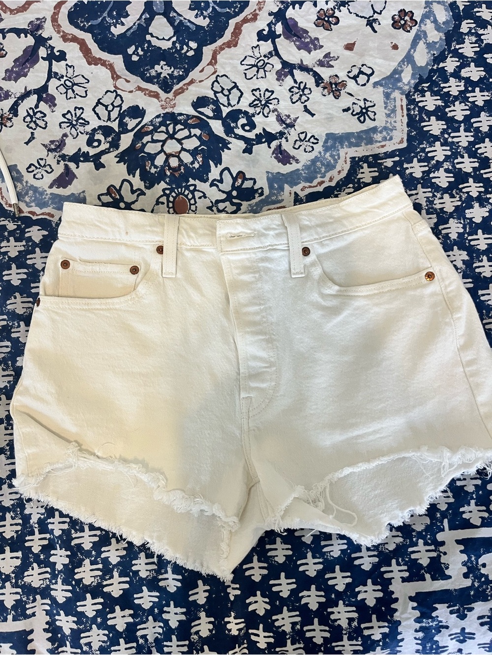 White Levi’s High-Rise Frayed Hem Women's Denim Shorts